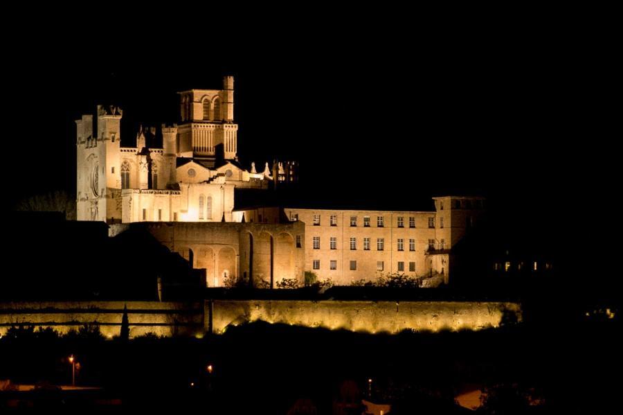 Hotel Du Champs De Mars Béziers Esterno foto